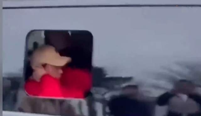 将粉丝信丢出车外 张颂文挨轰“冷漠人品差”