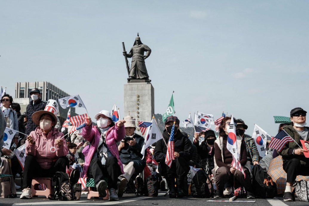 尹锡悦弹劾案裁决公布前夕 首尔现大规模集会