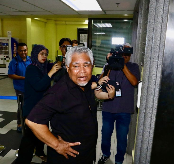  *已签发* 全国：新闻：华男进食被穆掌掴案 |案情峰回路转 大叔从认罪到不认罪