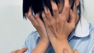 7旬狮城初院前教师  调戏4女非礼1人