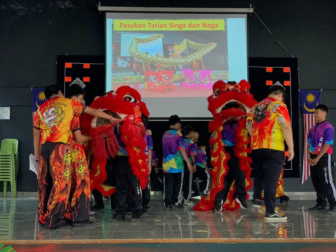 待上网 // 东：年轻人版：中华维新中学开学周