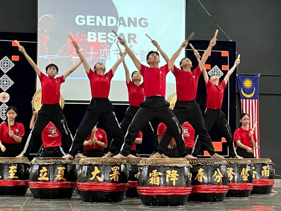 待上网 // 东：年轻人版：中华维新中学开学周