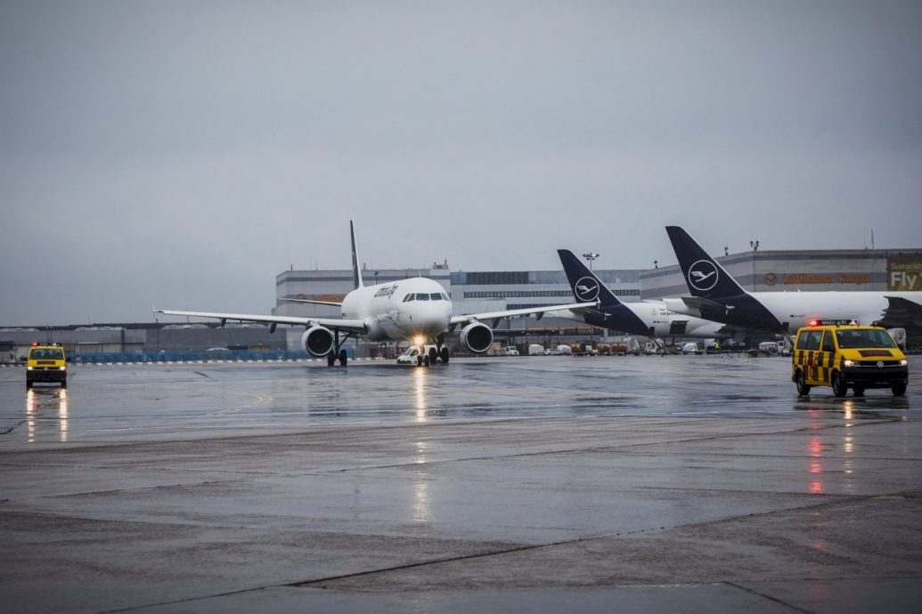 德服务业工会罢工 11座机场航班将受影响