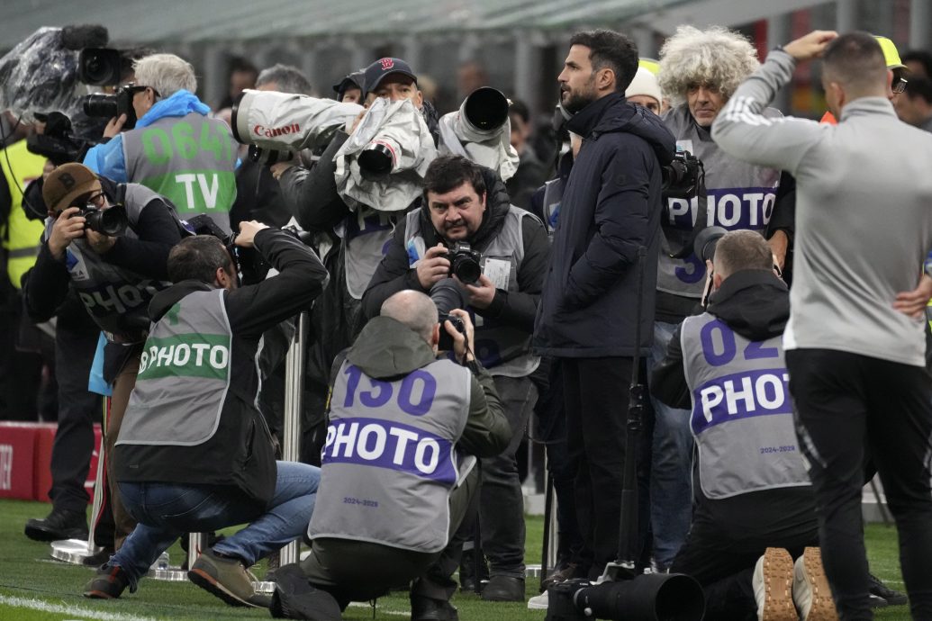 意甲|下半场轰2球逆转科莫 米兰距前四还有5分