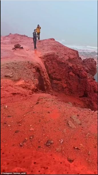 拚盘/伊朗彩虹岛“血色洪流”