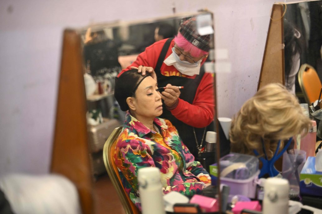 拼盘∕陪伴港人半个世纪 “粤剧殿堂”新光戏院正式结业