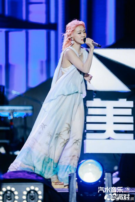 方大同离世2星期 薛凯琪亲吐“想取消个唱”