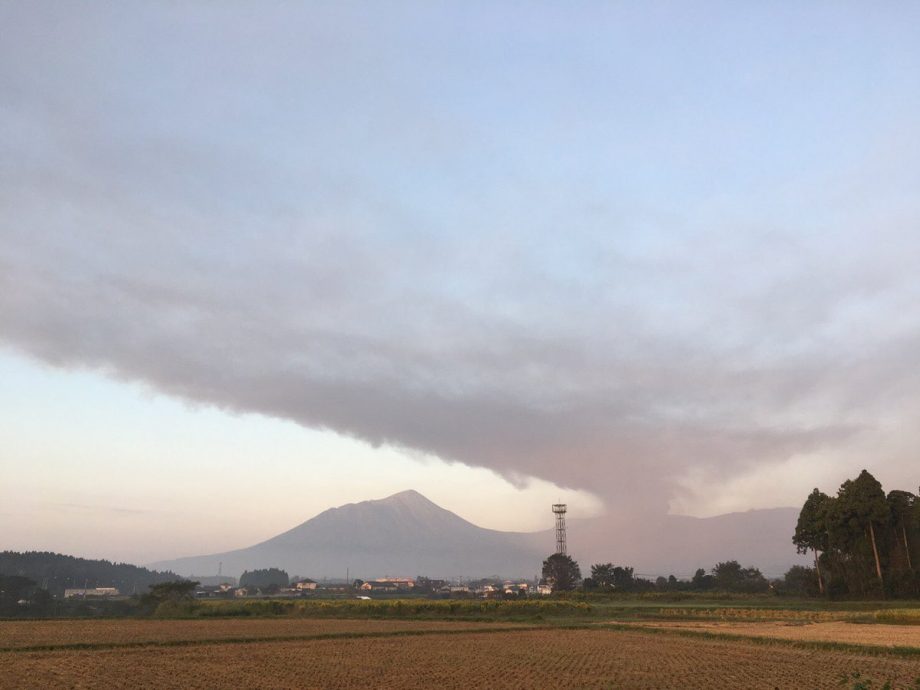 日本九州新燃岳火山可能喷发 升3级警戒限制入山