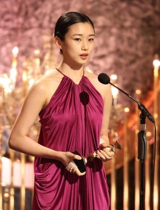 日本奥斯卡丨《王者天下4》成大赢家 石原聪美挺巨肚成焦点