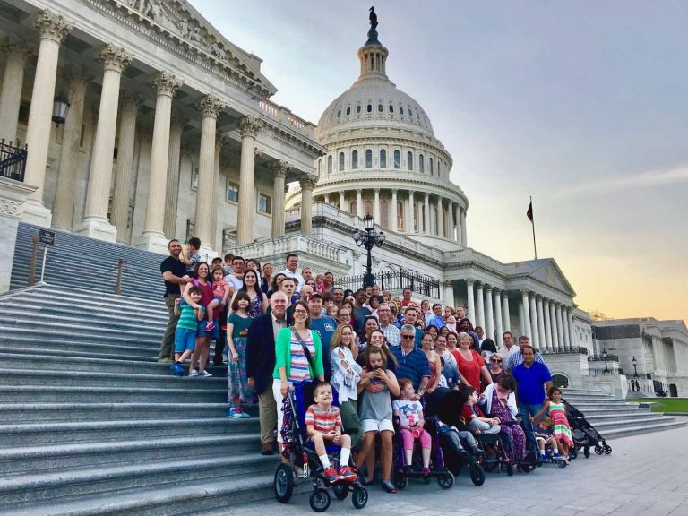 为女儿而战奔走十年 父亲推动罕见病研究迎来突破