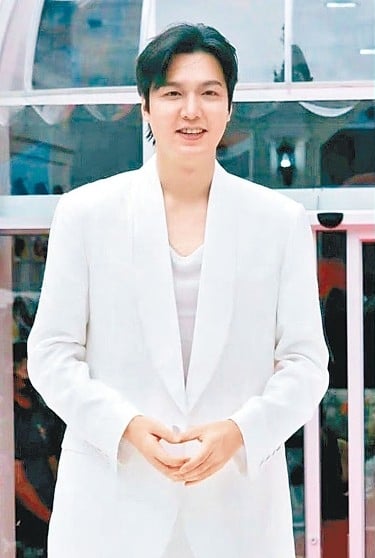 李敏镐颜崩剧烂人气大跌？见面会门票卖不出