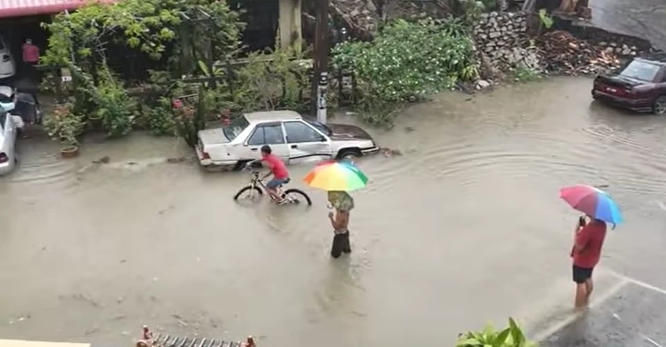 柔：版头之一：金河花园淹水梦魇卷土重来，居民最怕下雨天