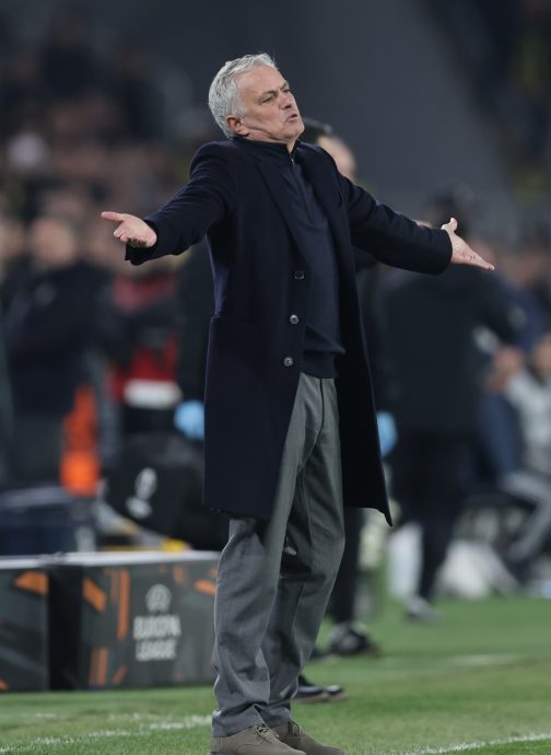 欧联杯16强首回合| 英超双雄皆不胜  曼联成唯一不败之师