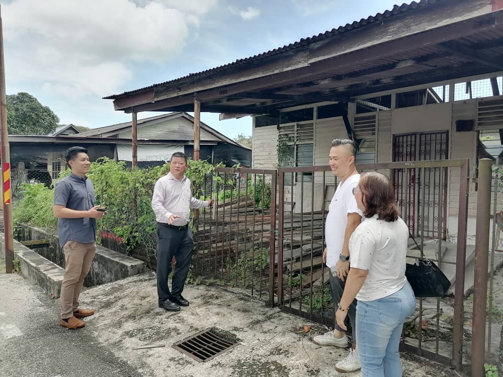 沈春祥：全力协助新任村长提升民生设施，把关丹新村打造成文化村。  