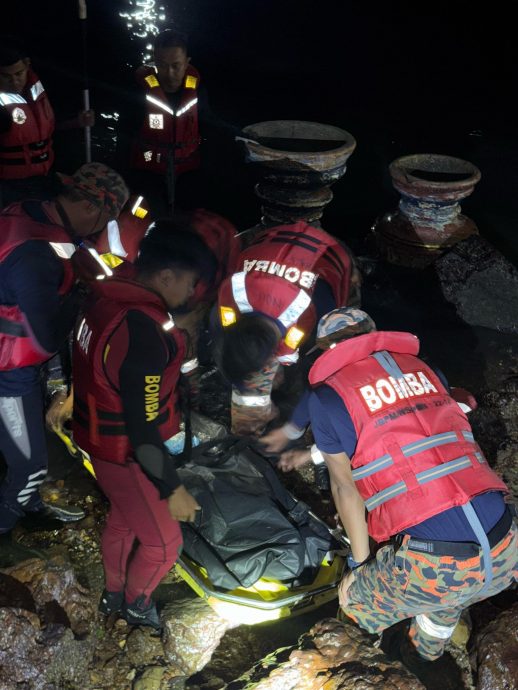 波德申大涨潮掀大浪，卷走钓鱼少年命