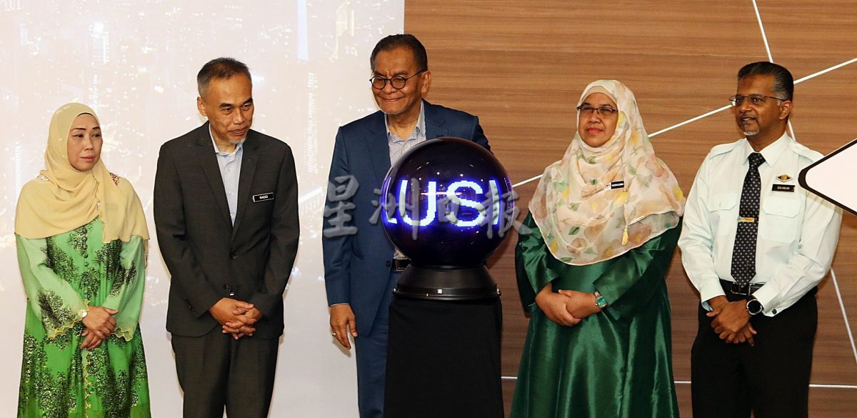 祖基菲里:近期将发通告允许医疗助理开非处方药