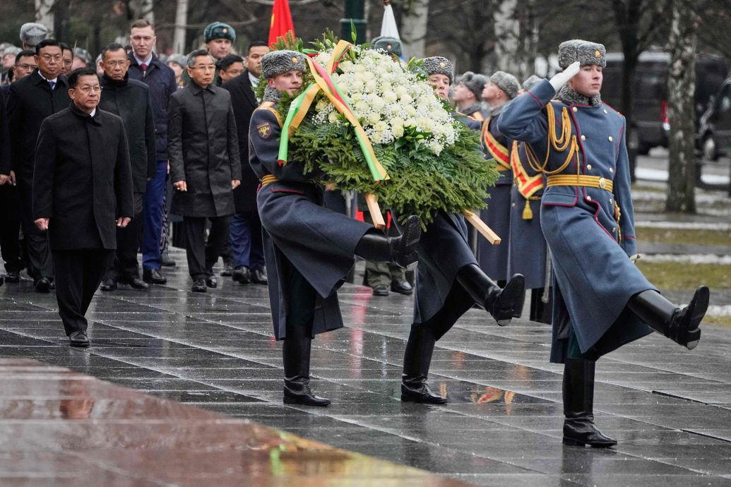 缅甸军政府领导人敏昂莱访俄 受到热情欢迎