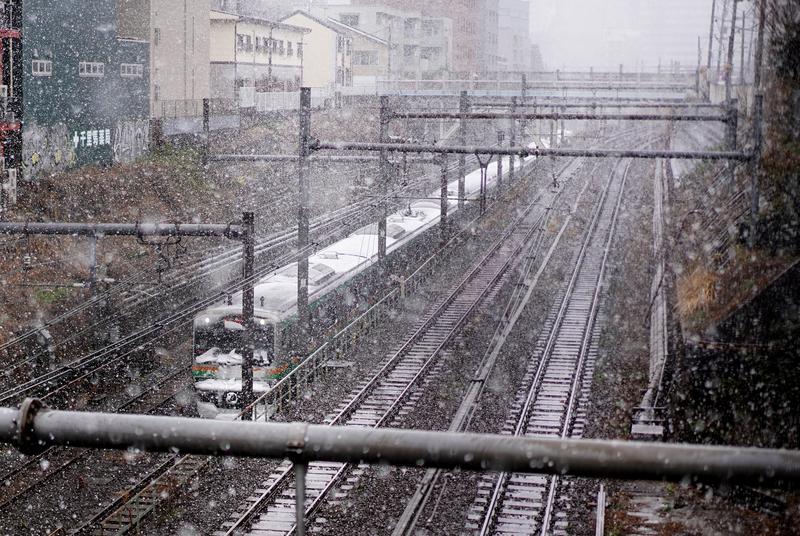 罕见3月雪 东京发大雪警报 JR部分停驶