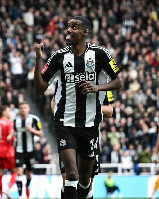 英超|客场盼成功“敲锤”  喜鹊冲击欧冠区