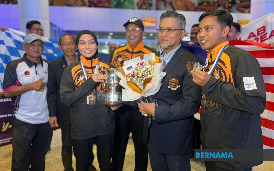 草地保龄球登女子世界第一  诺法拉再创大马历史