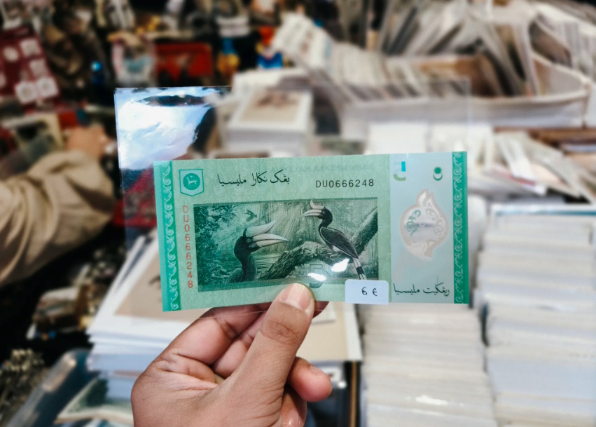 西班牙古董摊偶遇 RM5竟值6欧元