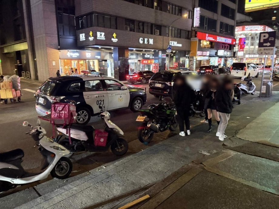 西门町爆街头互斩 3少年中多刀全身浴血