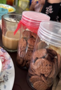 视频|不忿老妈妈好心反被骗 “拿别人的饼干竟称自制还贵卖”