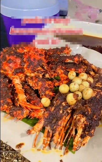 视频|男子路边摊点海鲜炒饭 有帝王蟹大龙虾收费RM630