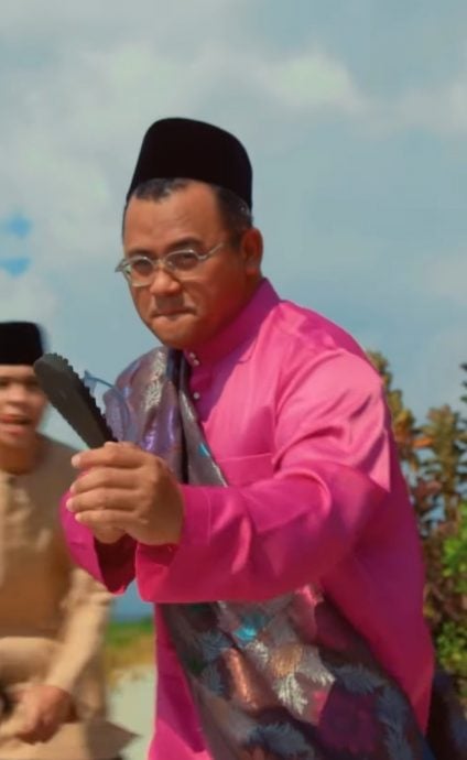 视频|雪州大臣惊喜客串开斋节MV 阿米鲁丁“跳舞”展亲民一面!