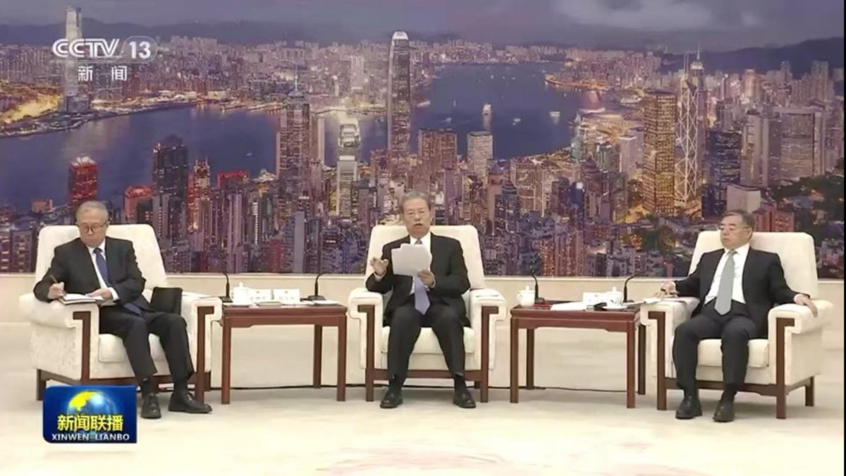 赵乐际公开亮相 看望报道人大会议媒体