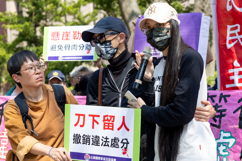 陆配亚亚涉武统言论 周二晚自松山机场搭机离境去