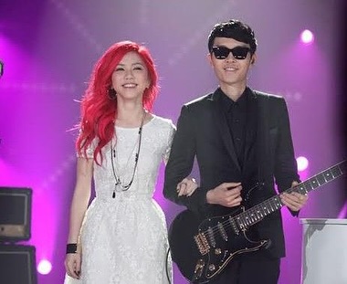 邓紫棋狮城泪悼方大同 心碎感慨: 活着值得感恩