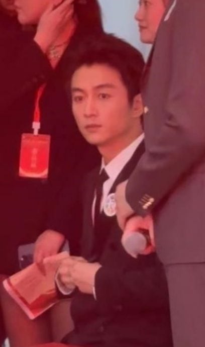 陈晓离婚后首公开露面致词 网惊:离婚是最好的医美