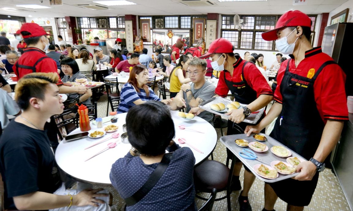 霹：封面主文／清明扫墓热潮  带动餐饮土产包点销量  