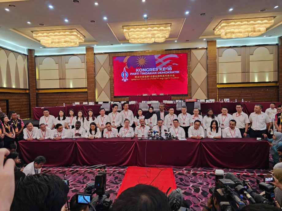 非华裔与新面孔各增6人　火箭中委趋年轻多元化