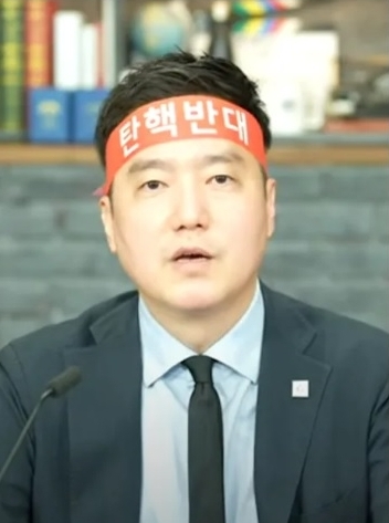 韩媒吁立刻公开道歉 金秀贤后援会宣布脱粉