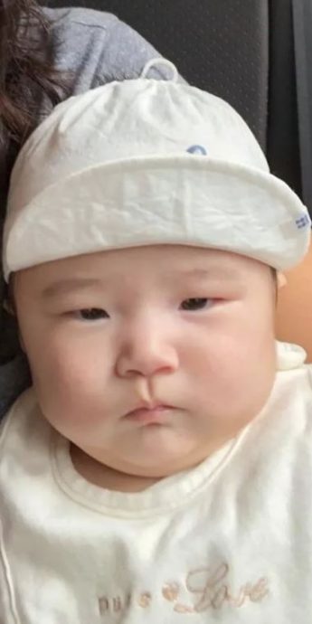 黎明现身7岁爱女运动会 慈父样全被拍