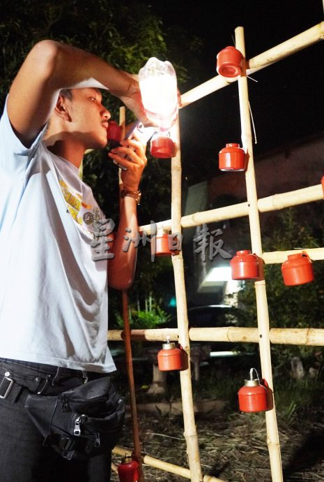 星角摄/开斋节前油灯重燃