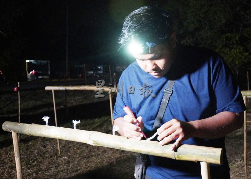 星角摄/开斋节前油灯重燃