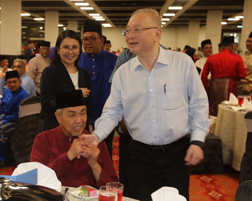 （丘艳新闻）阿末扎希