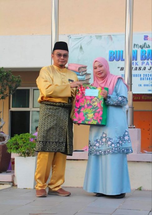 (古城版)学海副文:巴也隆布中学温情送别罗斯米娜老师