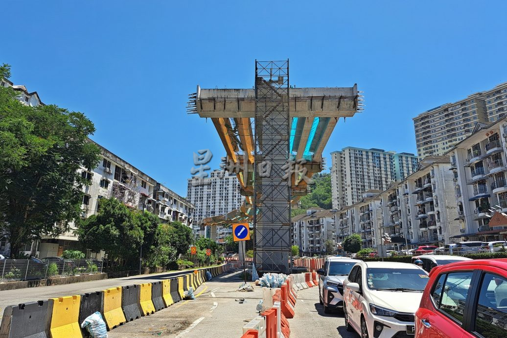 (大北马)苏丹阿兹兰沙路高架横梁安置 第二配套工程达73%