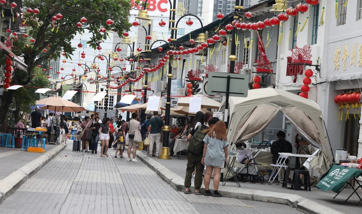 陈旭年街办工作坊   吸引热爱果雕民众参与