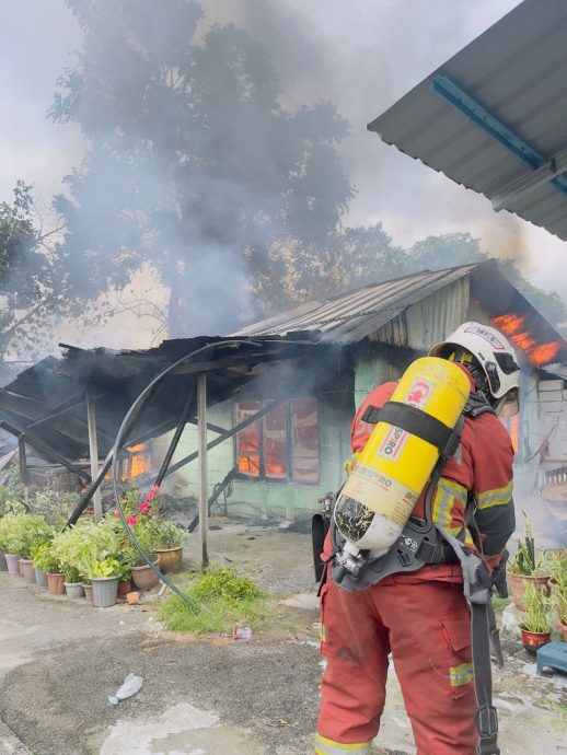 （已签发）柔：斋戒月首星期遇火劫，巫裔一家3人及时逃