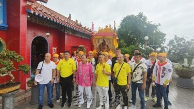 青山岩庙妈祖出巡  到娘娘庙凤山寺做客