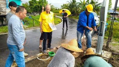 陈超耀拨款10万 . 甘榜西莱装18盏路灯