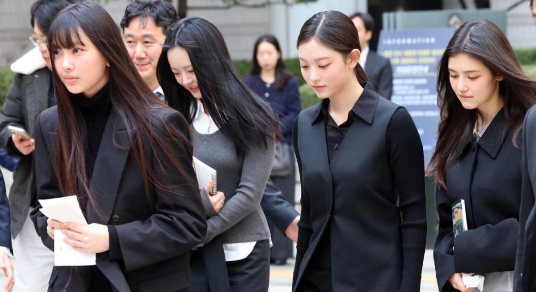 NewJeans一身黑现身庭审 2成员泪崩求法官理解