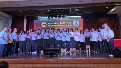 许德婉：女性要独立自强 勇于争取机会