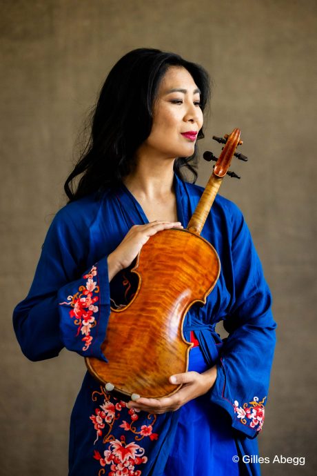 Zhang Zhang, the concertmaster and violinist, is one of the most influential Chinese artists in Western mainstream media today. She was invited by the Monaco royal family to perform for the leaders of China and Monaco during their high-level visit.