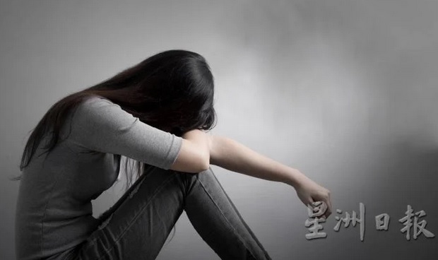 15岁少女出轨禽兽男网友 遭偷拍威胁还被软禁吸毒